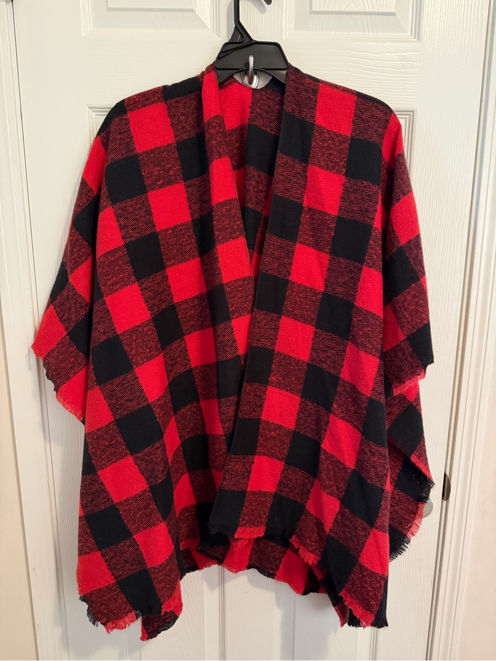 Old Navy Women’s Cozy Red & Black Buffalo Plaid Wrap Shawl Size OS NWT